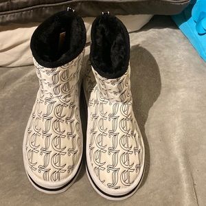 Juicy couture Olivia boot/slippers size 7
